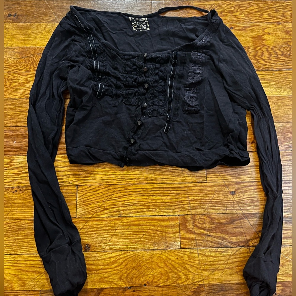 Long Sleeved Black Cropped Button Up with Lace Detailing🖤